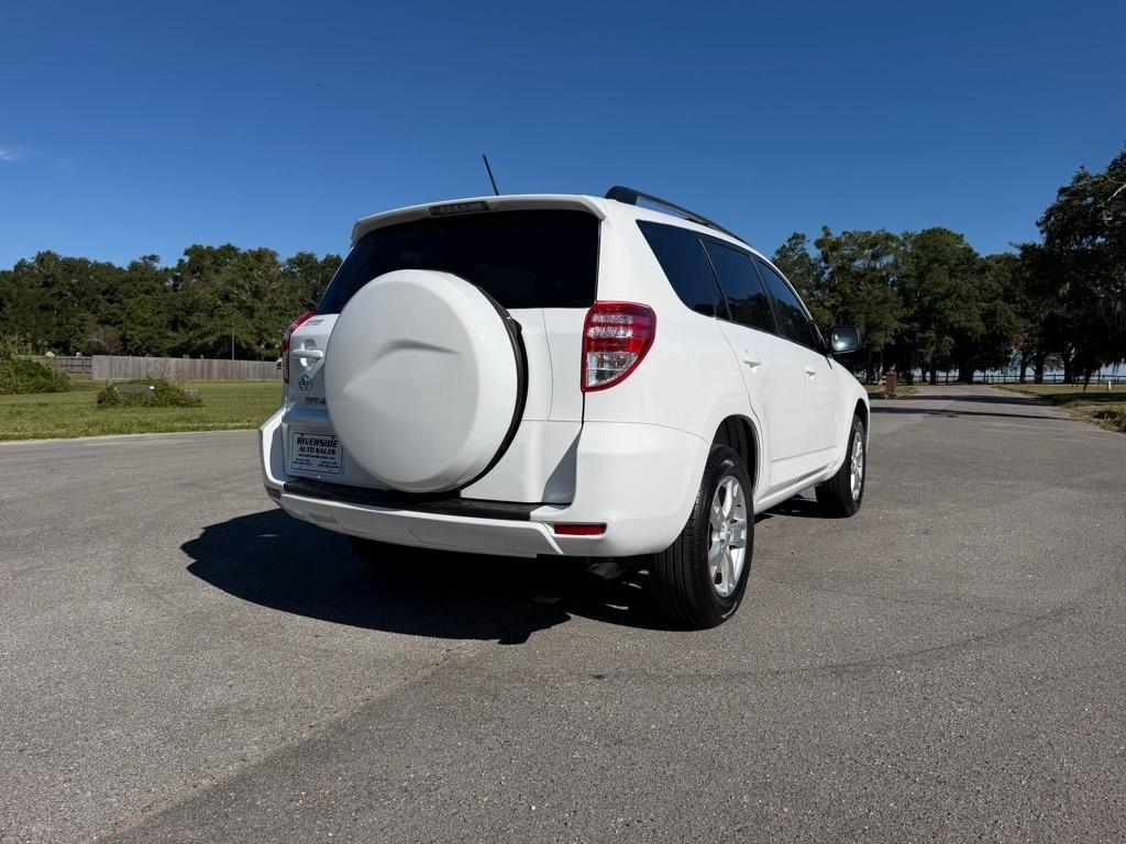 Toyota RAV4 FWD 4dr 4-cyl 4-Spd AT (Natl) 2011