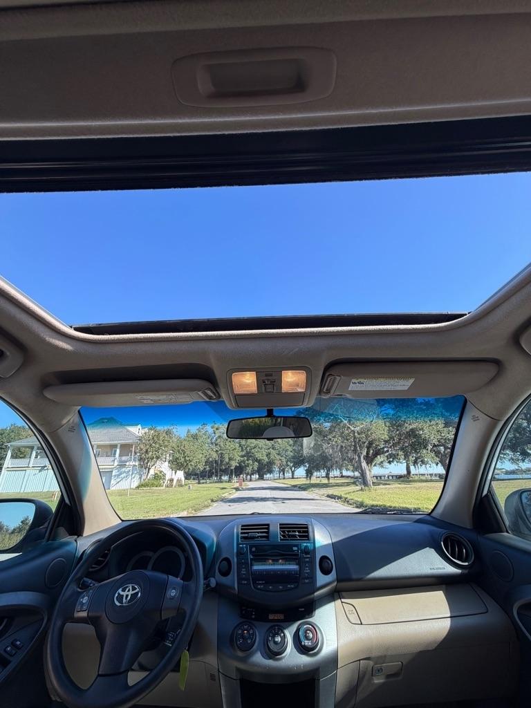 Toyota RAV4 FWD 4dr 4-cyl 4-Spd AT (Natl) 2011