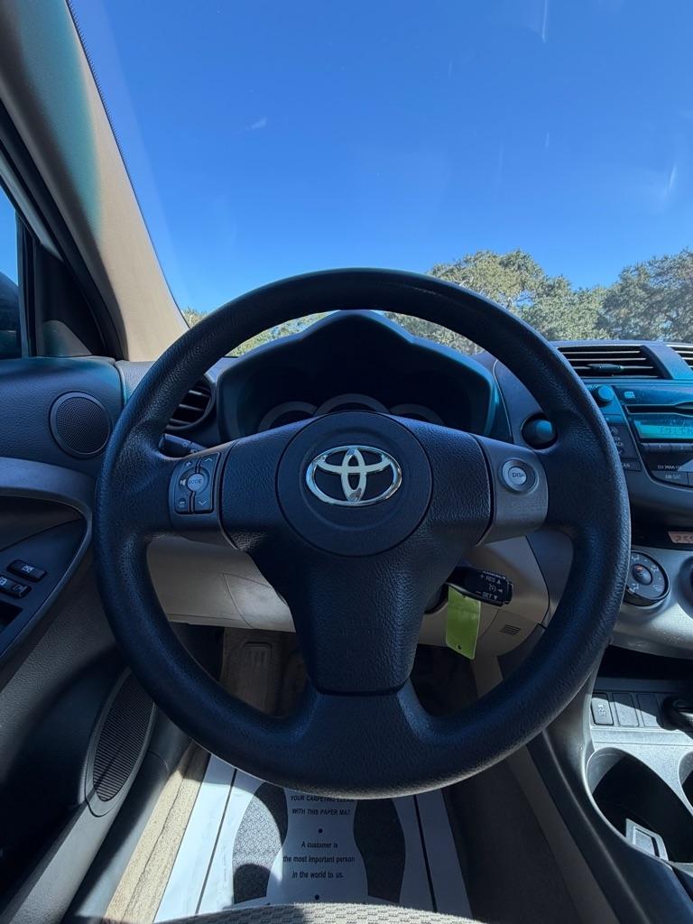 Toyota RAV4 FWD 4dr 4-cyl 4-Spd AT (Natl) 2011