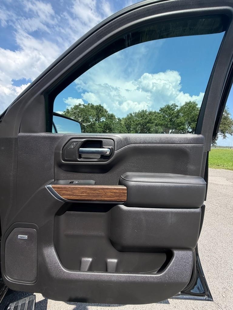 Chevrolet Silverado 1500 4WD Crew Cab 147" High Country 2022