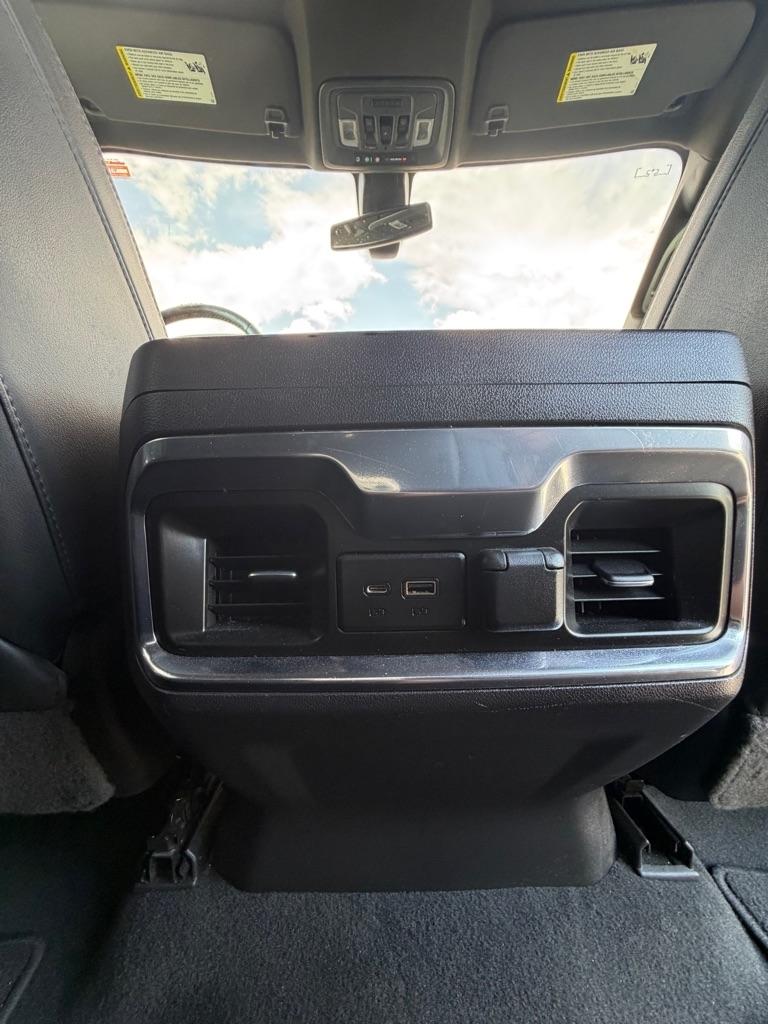 Chevrolet Silverado 1500 4WD Crew Cab 147" High Country 2022