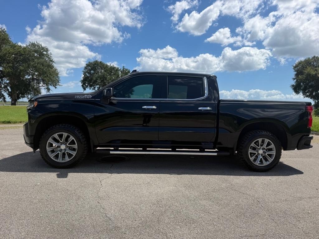Chevrolet Silverado photo 2