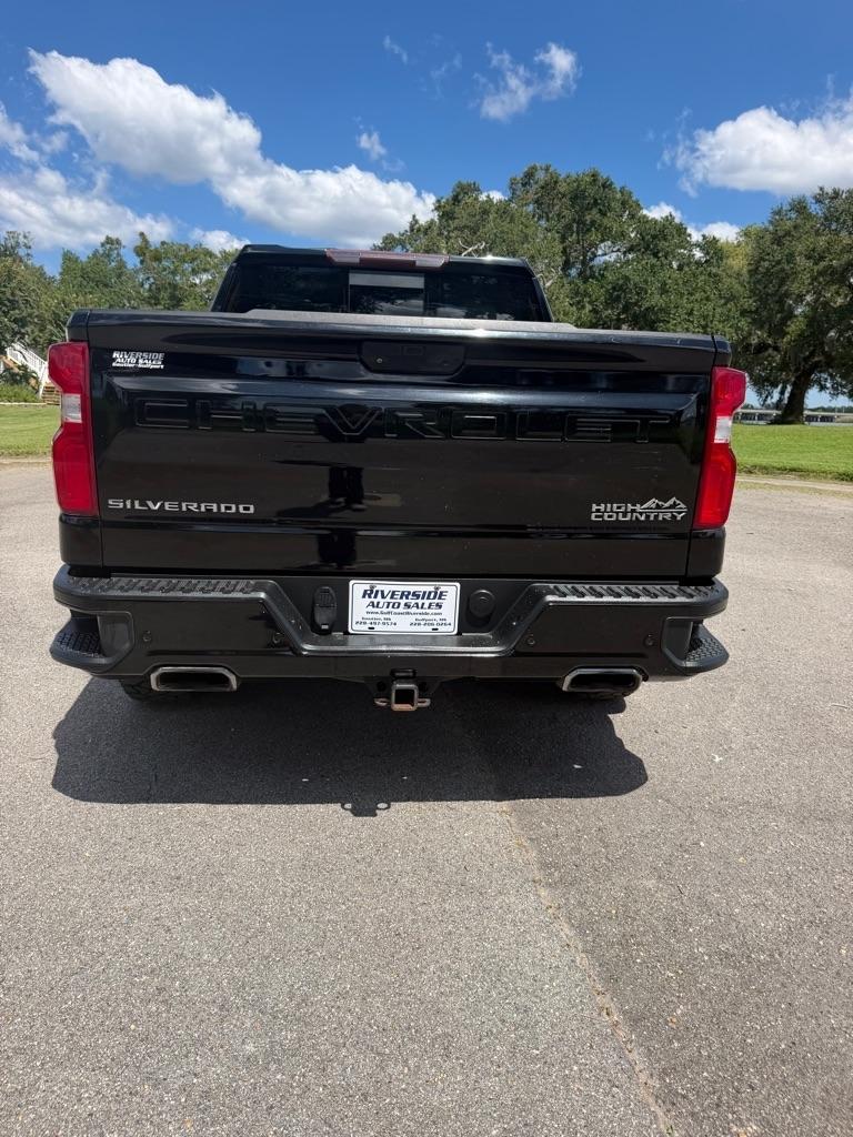 Chevrolet Silverado photo 4
