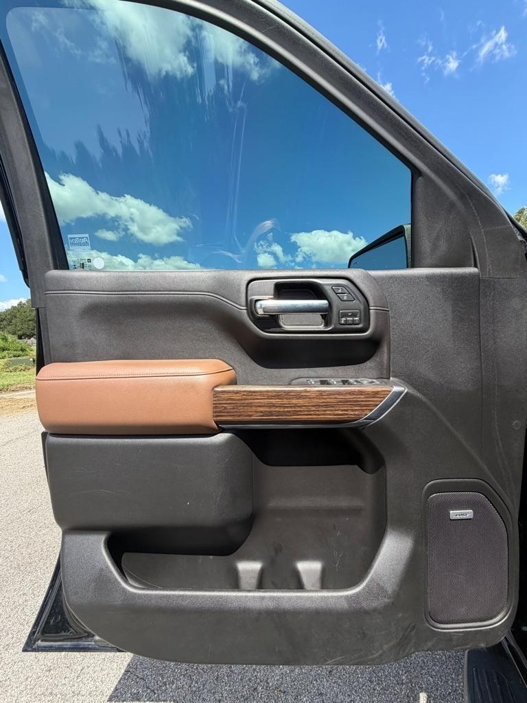 Chevrolet Silverado photo 9