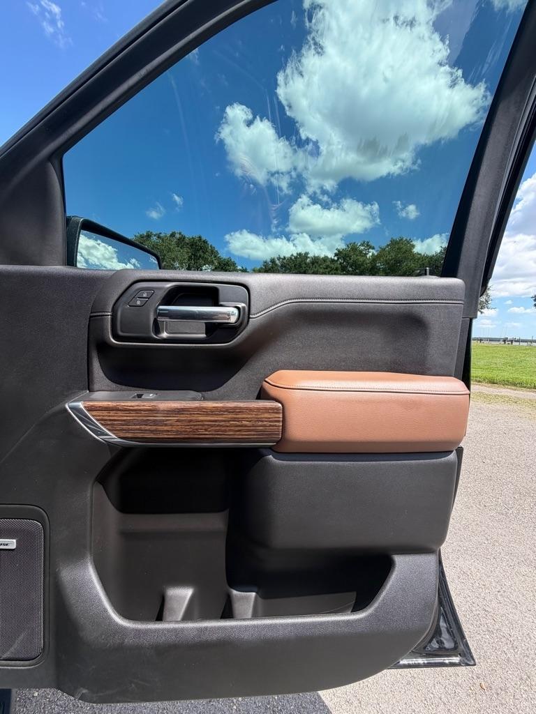 Chevrolet Silverado photo 14