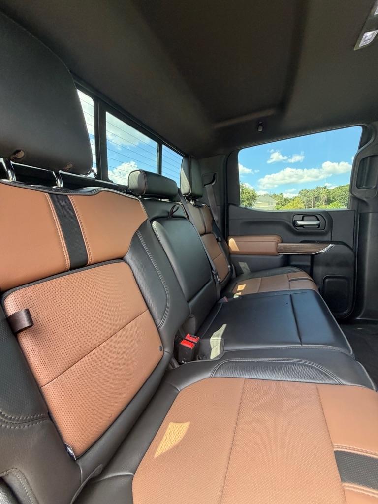 Chevrolet Silverado photo 17