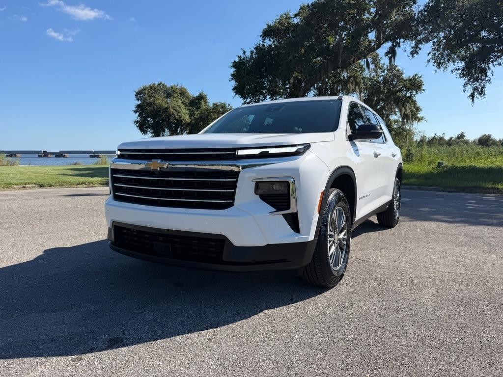 Chevrolet Traverse photo 2