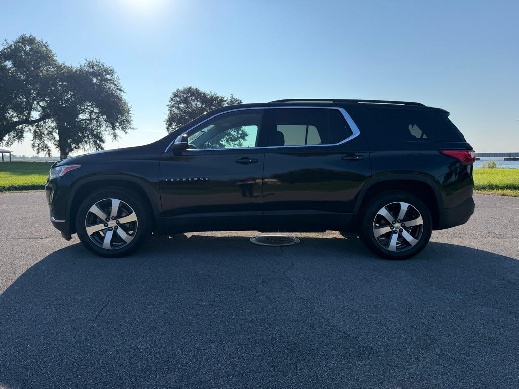 Chevrolet Traverse photo 3