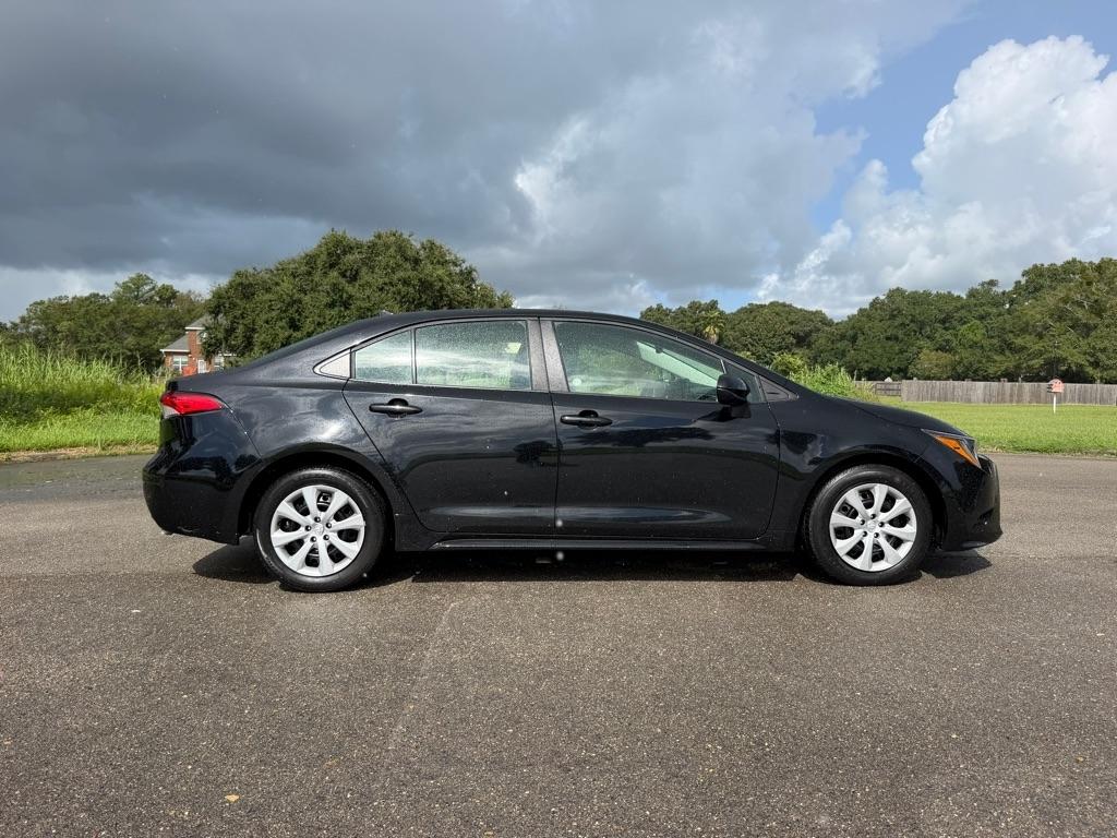 Toyota Corolla LE CVT (Natl) 2025