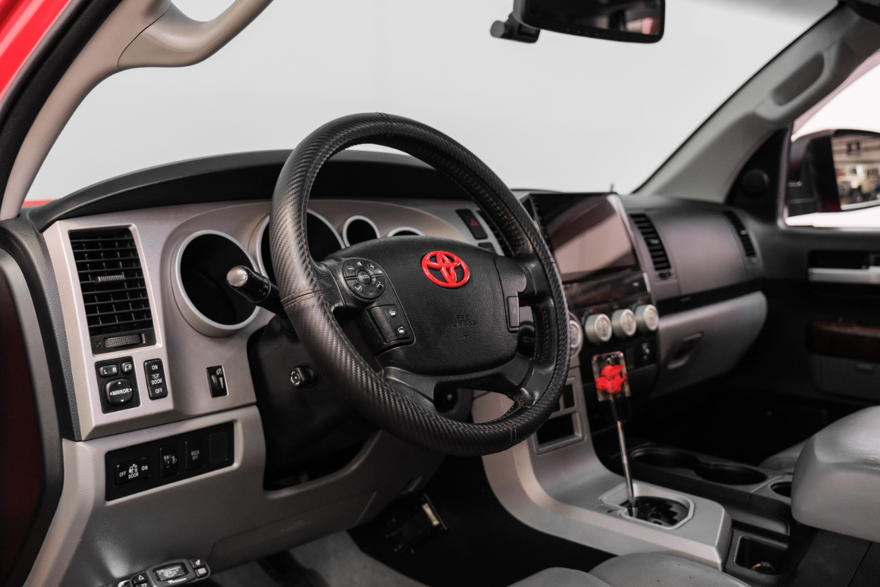 2010 Toyota Tundra CrewMax photo 3