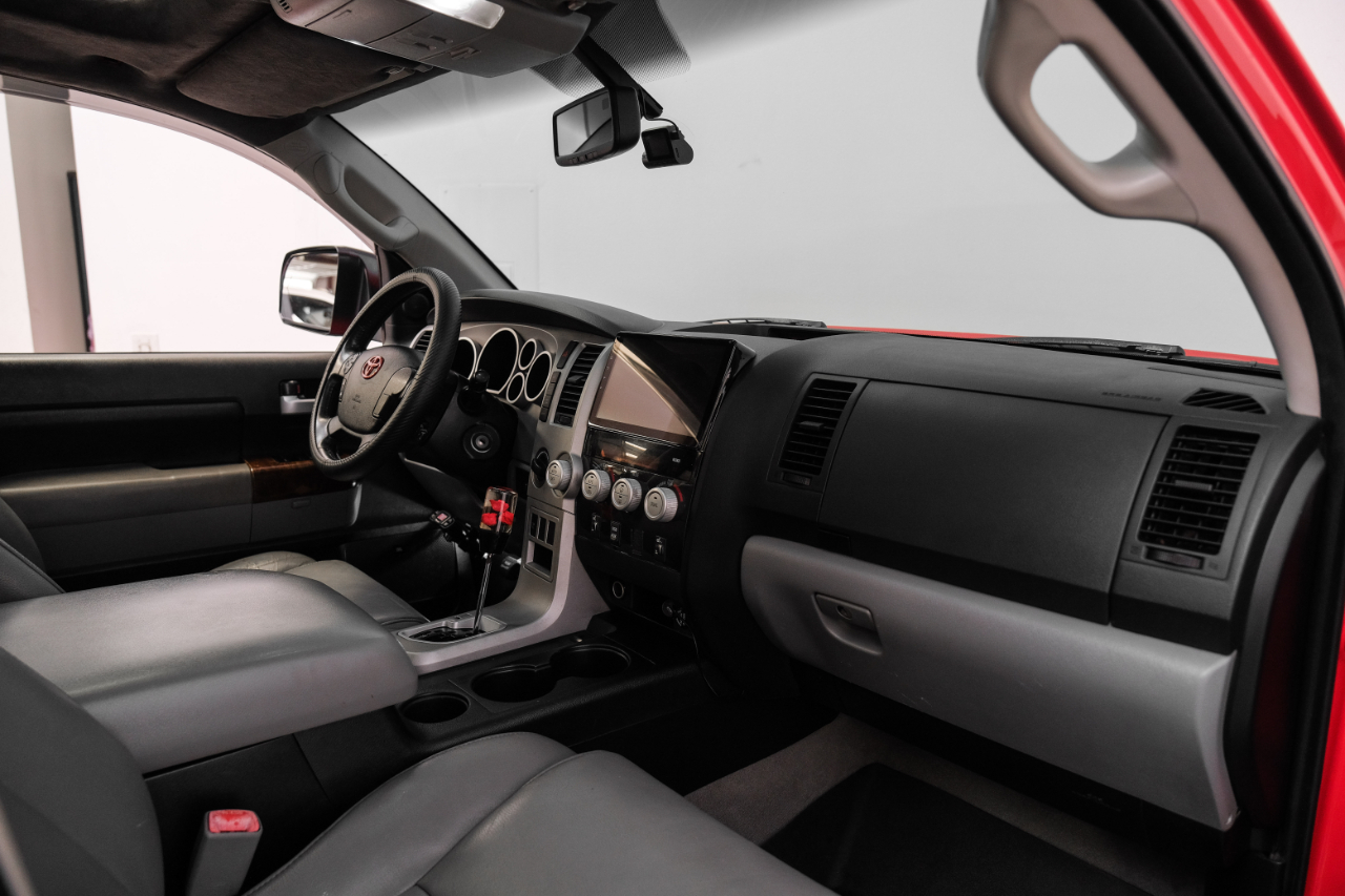 2010 Toyota Tundra CrewMax photo 11