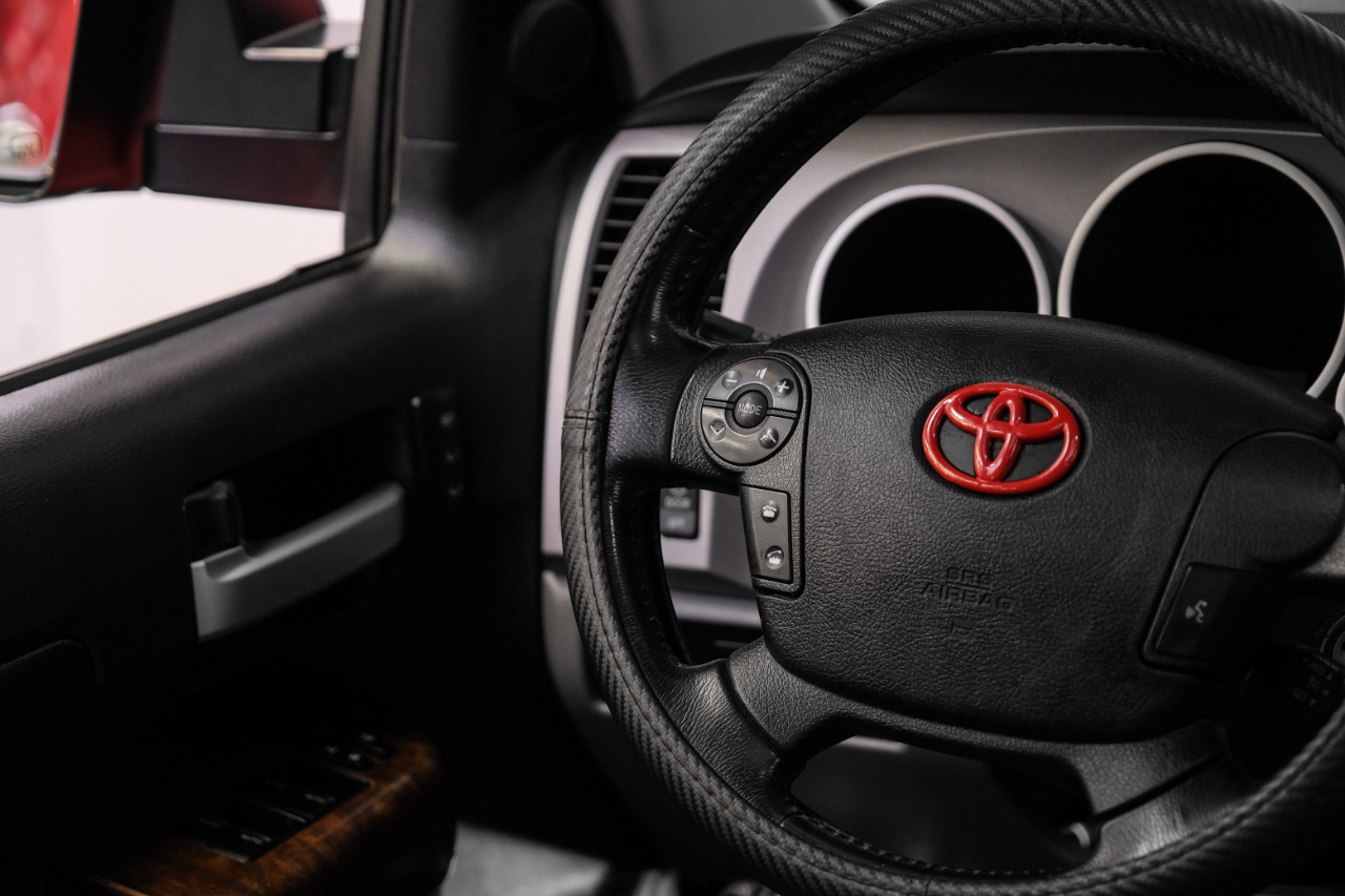 2010 Toyota Tundra CrewMax photo 14