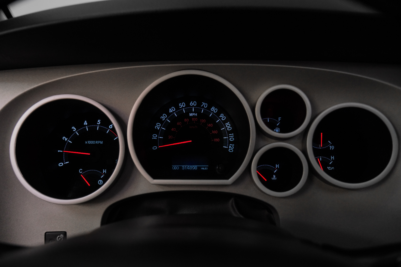 2010 Toyota Tundra CrewMax photo 16