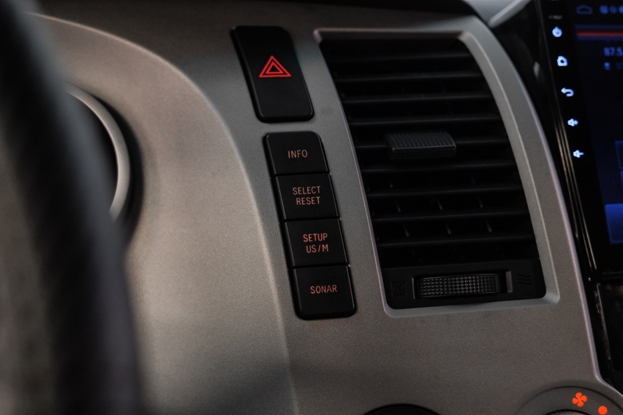 2010 Toyota Tundra CrewMax photo 21