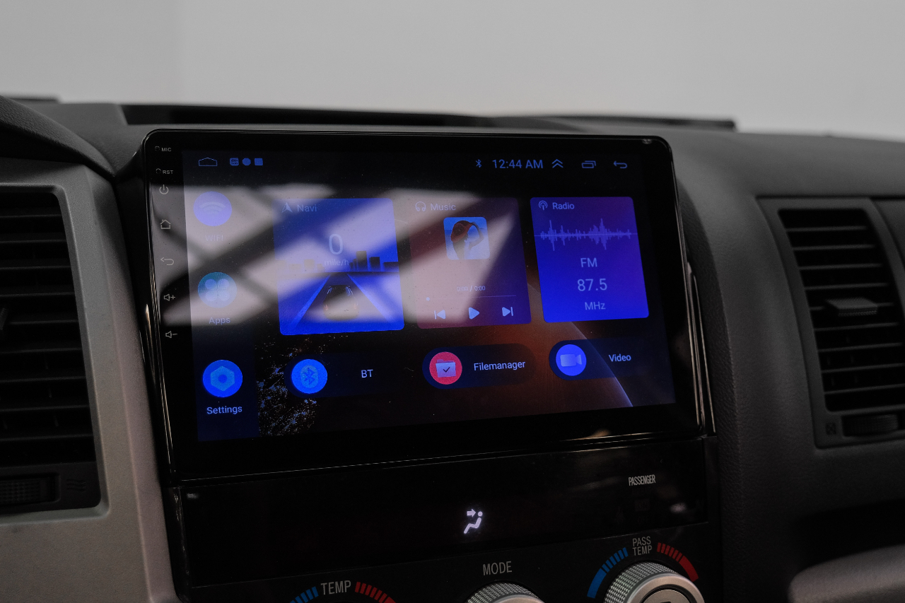 2010 Toyota Tundra CrewMax photo 26