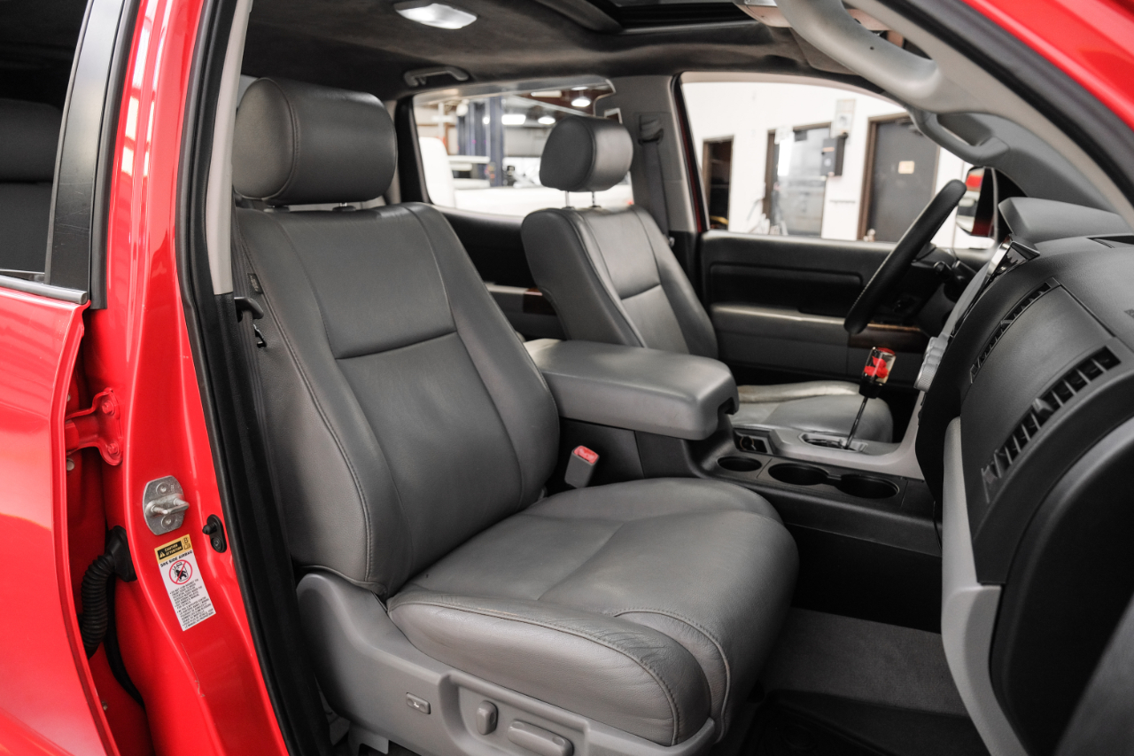 2010 Toyota Tundra CrewMax photo 32