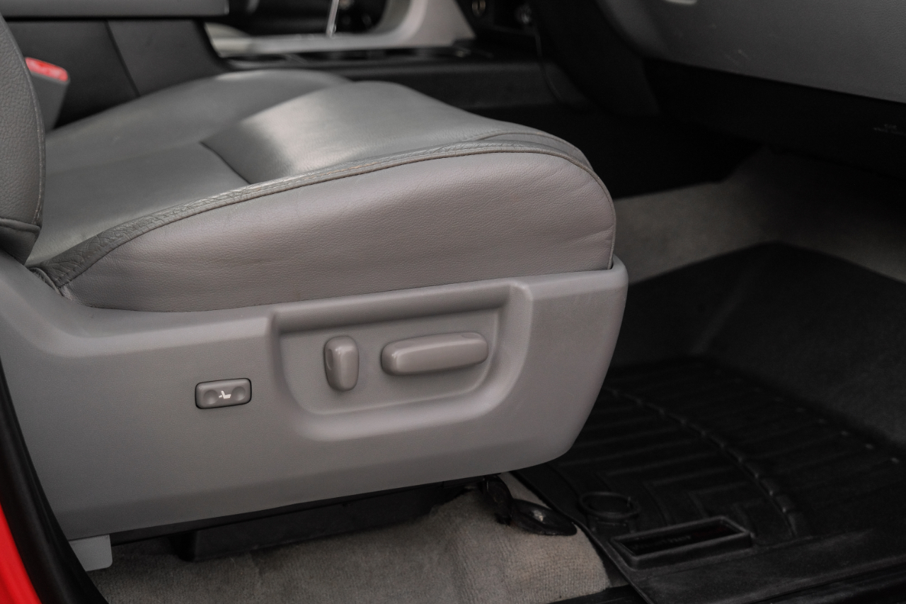 2010 Toyota Tundra CrewMax photo 34