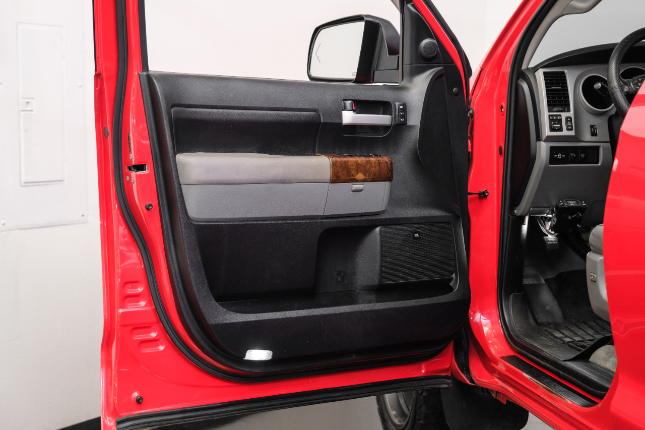 2010 Toyota Tundra CrewMax photo 39