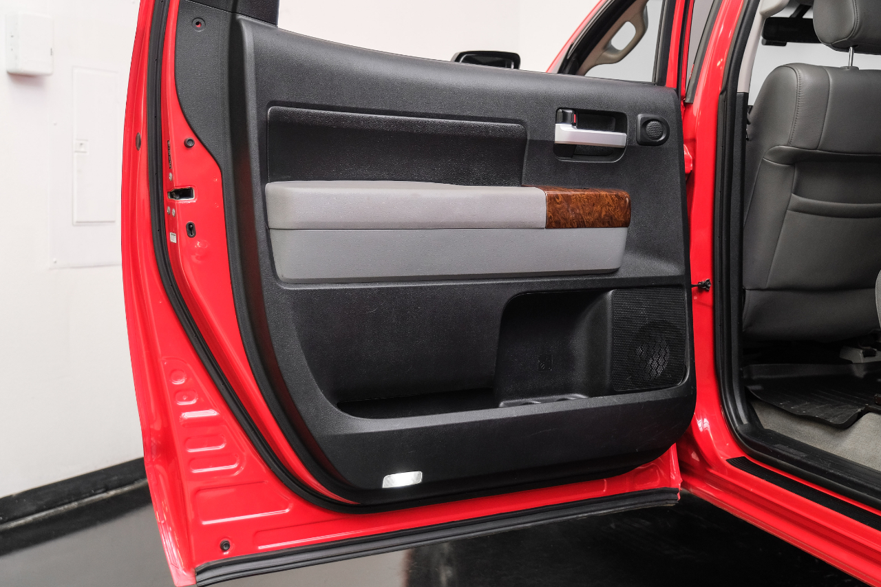 2010 Toyota Tundra CrewMax photo 41