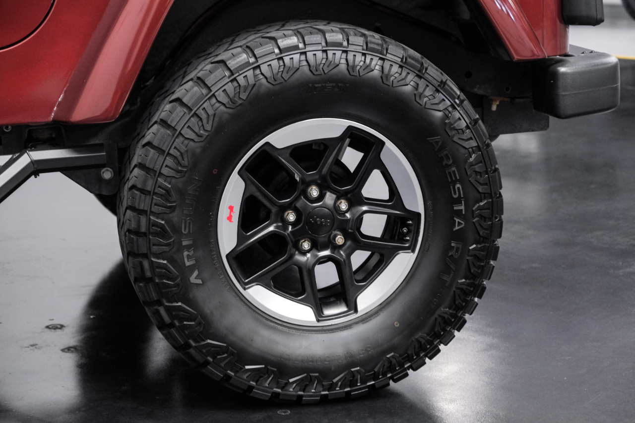 2004 Jeep Wrangler Two-Door Sahara photo 44
