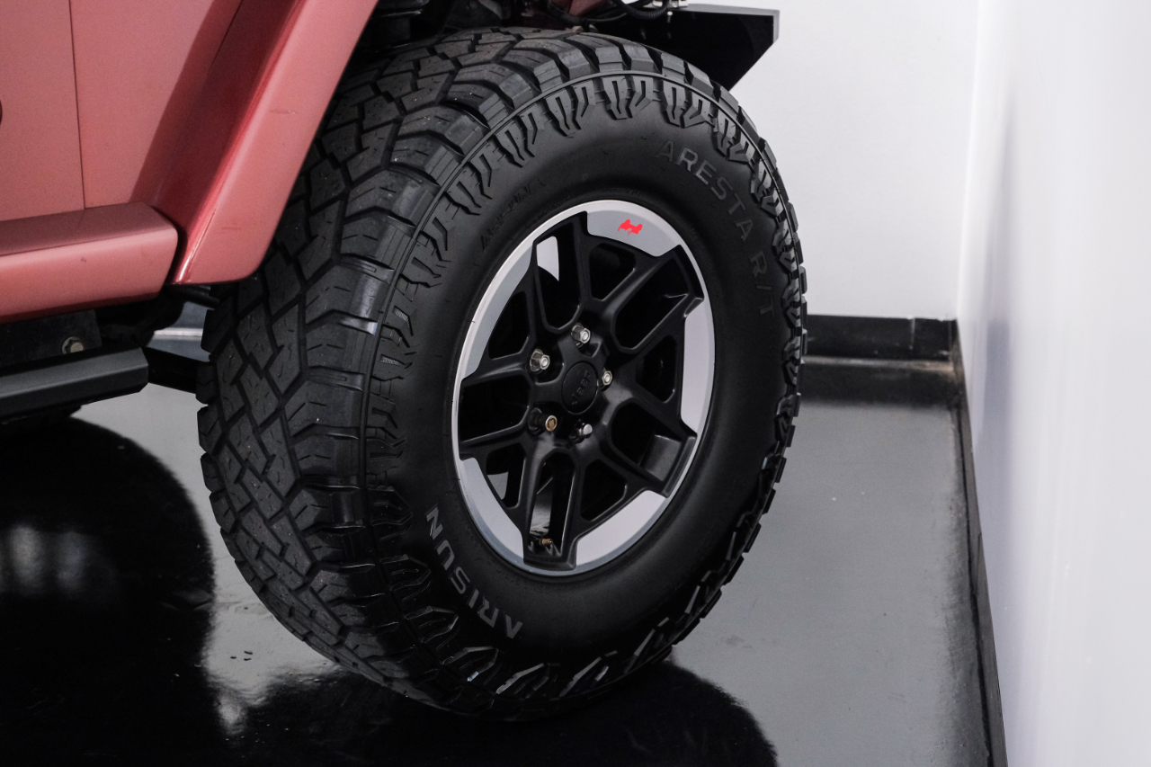 2004 Jeep Wrangler Two-Door Sahara photo 46