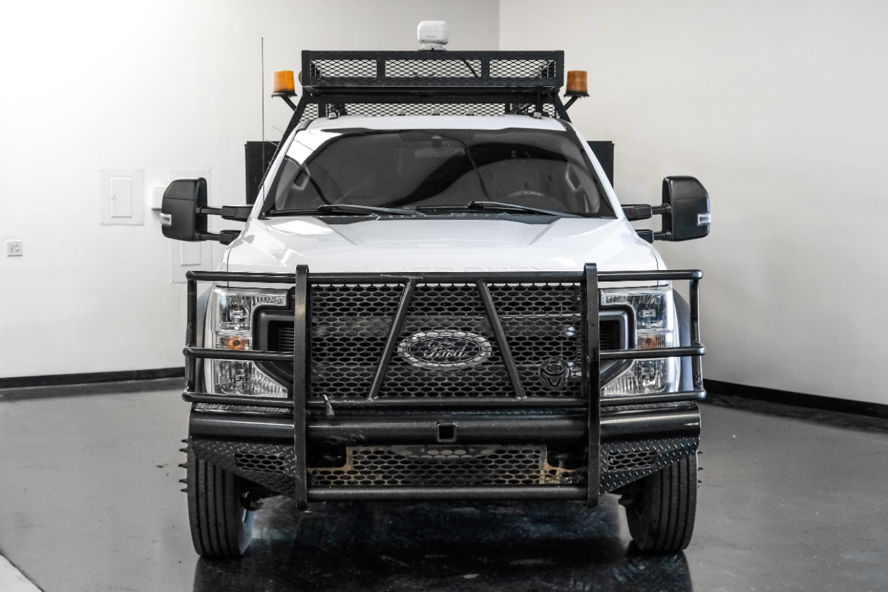 Ford Super Duty F-550 DRW Lariat 4WD Crew Cab 179" WB 60" CA 2020