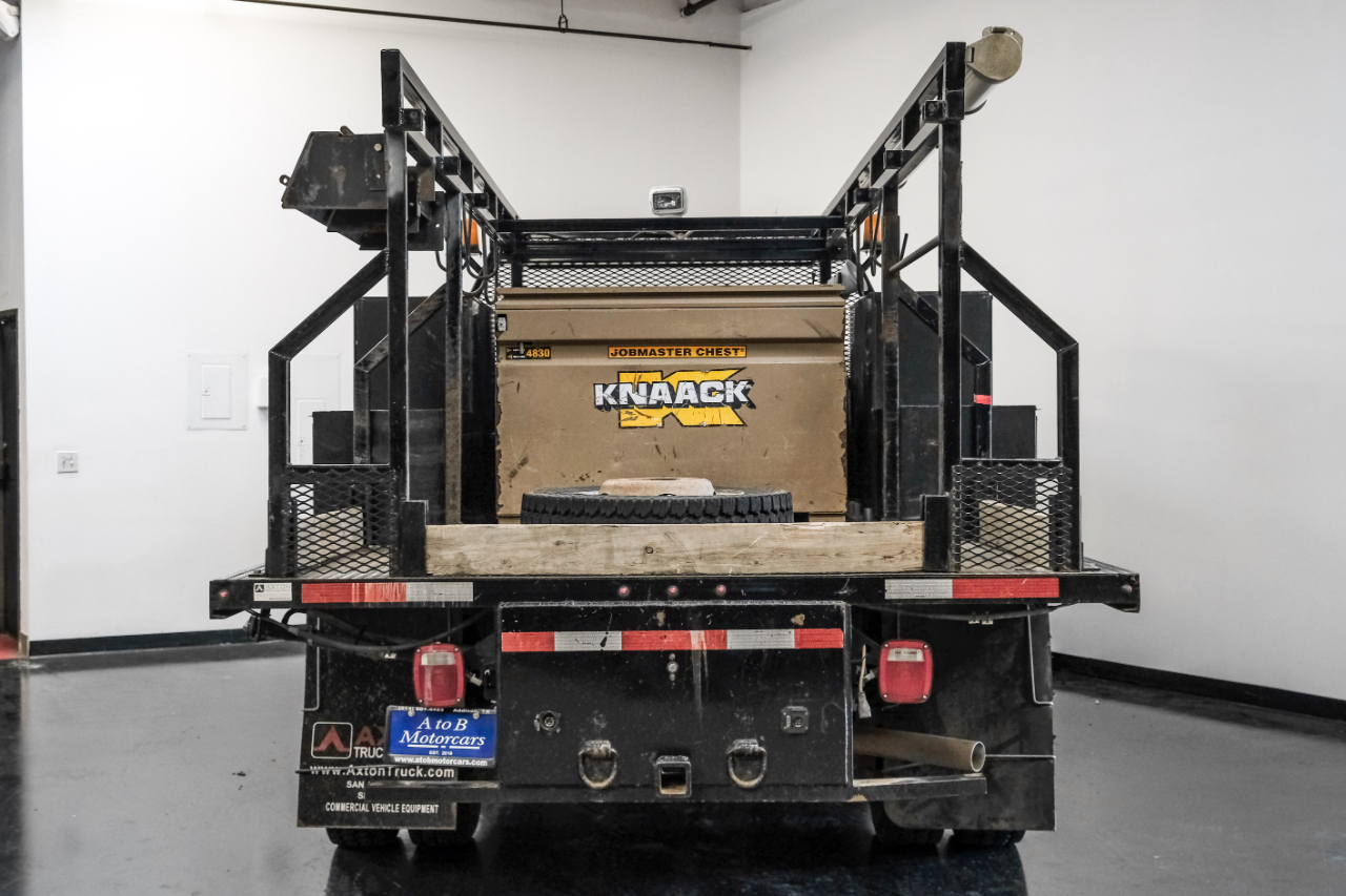 Ford Super Duty F-550 DRW Lariat 4WD Crew Cab 179" WB 60" CA 2020