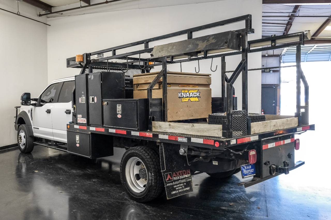 Ford Super Duty F-550 DRW Lariat 4WD Crew Cab 179" WB 60" CA 2020