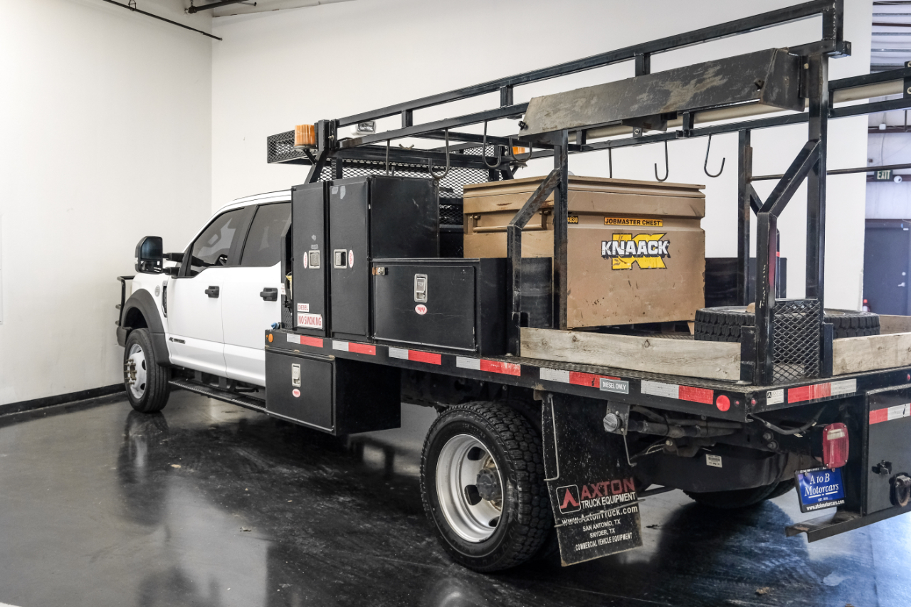 Ford Super Duty F-550 DRW Lariat 4WD Crew Cab 179" WB 60" CA 2020