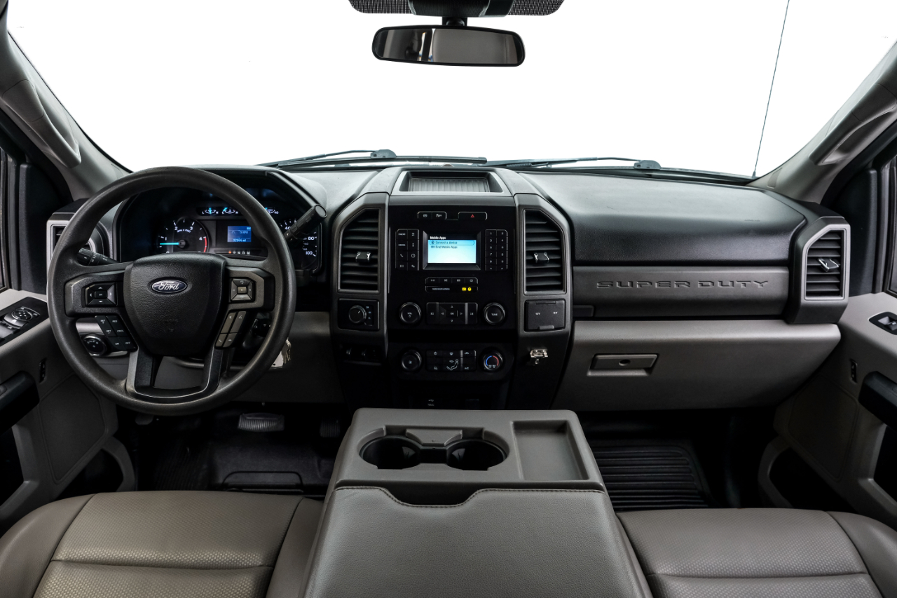 Ford Super Duty F-550 DRW Lariat 4WD Crew Cab 179" WB 60" CA 2020