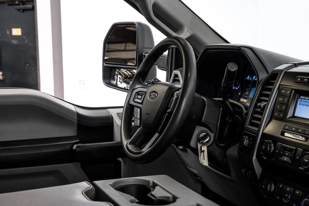 Ford Super Duty F-550 DRW Lariat 4WD Crew Cab 179" WB 60" CA 2020