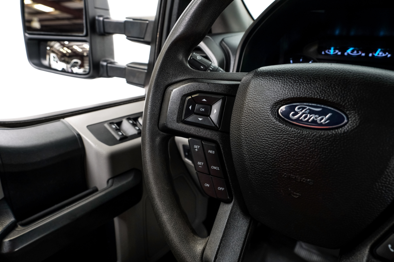 Ford Super Duty F-550 DRW Lariat 4WD Crew Cab 179" WB 60" CA 2020