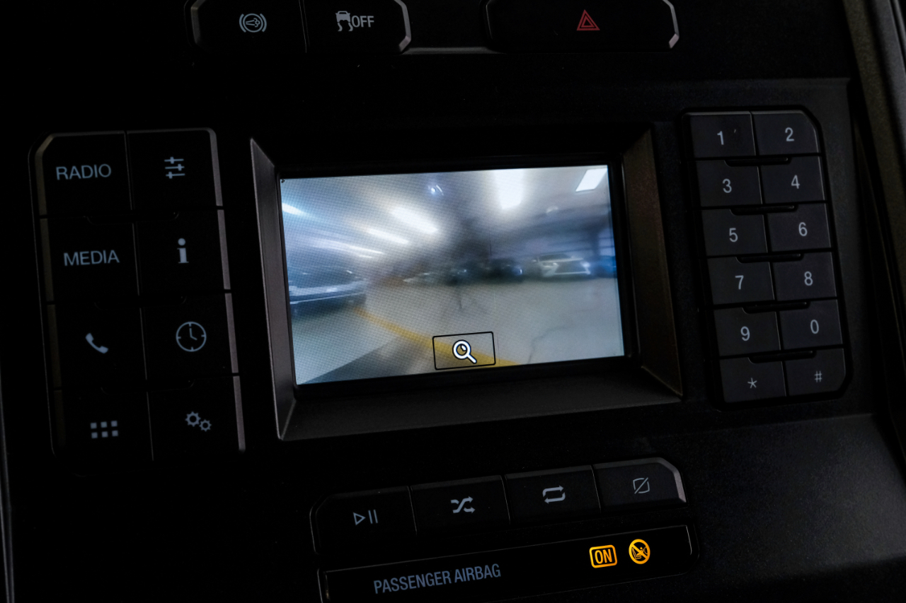 Ford Super Duty F-550 DRW Lariat 4WD Crew Cab 179" WB 60" CA 2020