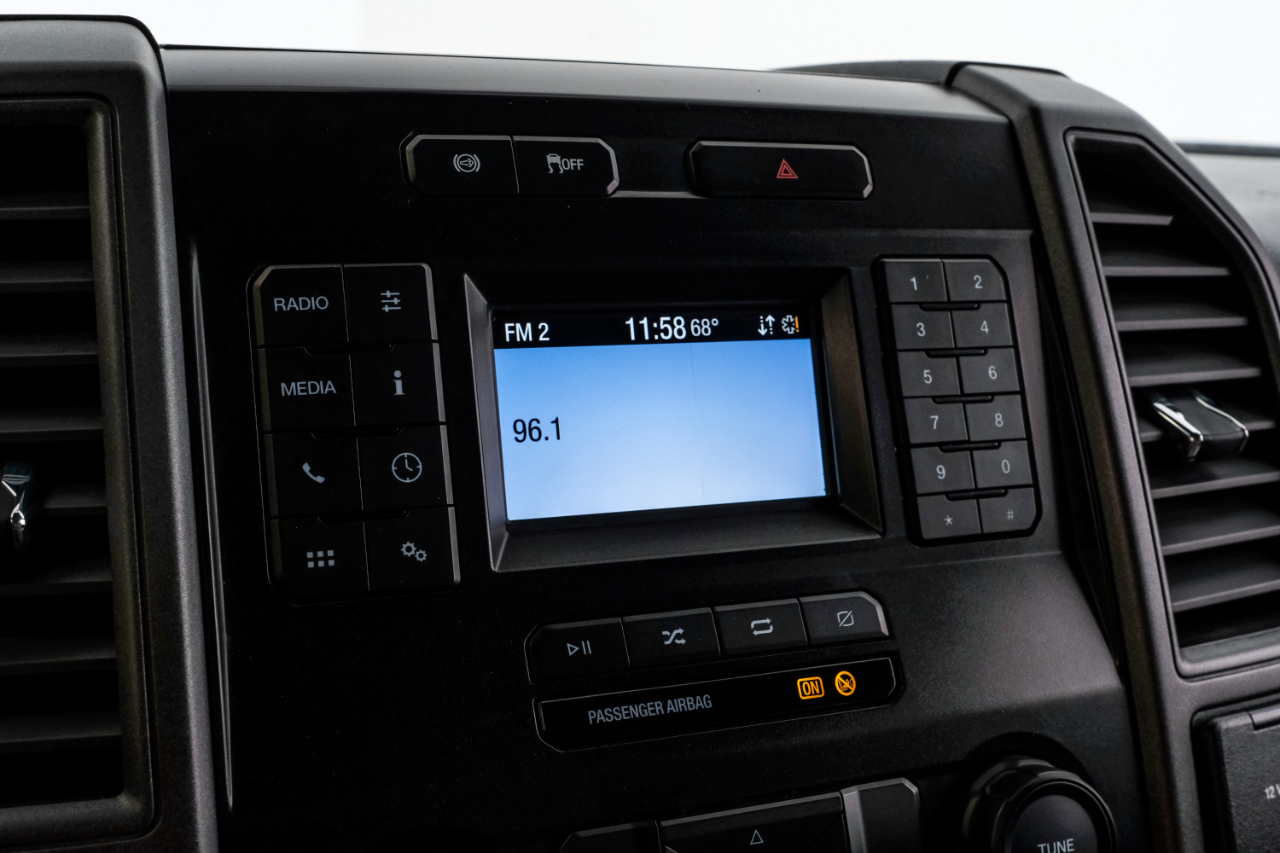 Ford Super Duty F-550 DRW Lariat 4WD Crew Cab 179" WB 60" CA 2020