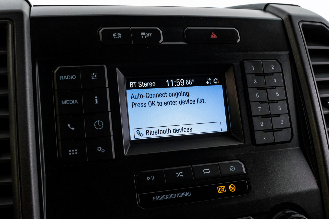 Ford Super Duty F-550 DRW Lariat 4WD Crew Cab 179" WB 60" CA 2020