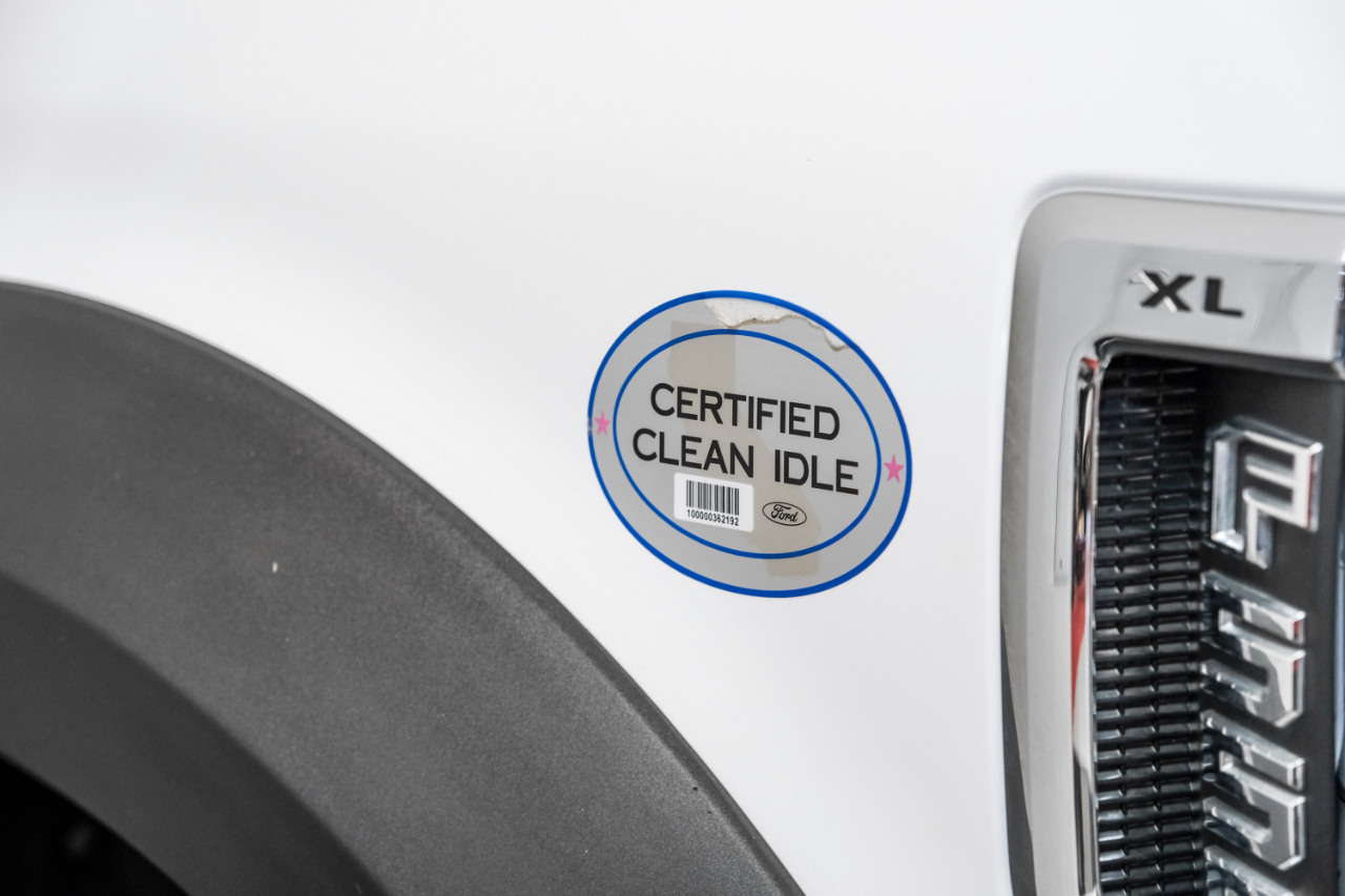 Ford Super Duty F-550 DRW Lariat 4WD Crew Cab 179" WB 60" CA 2020