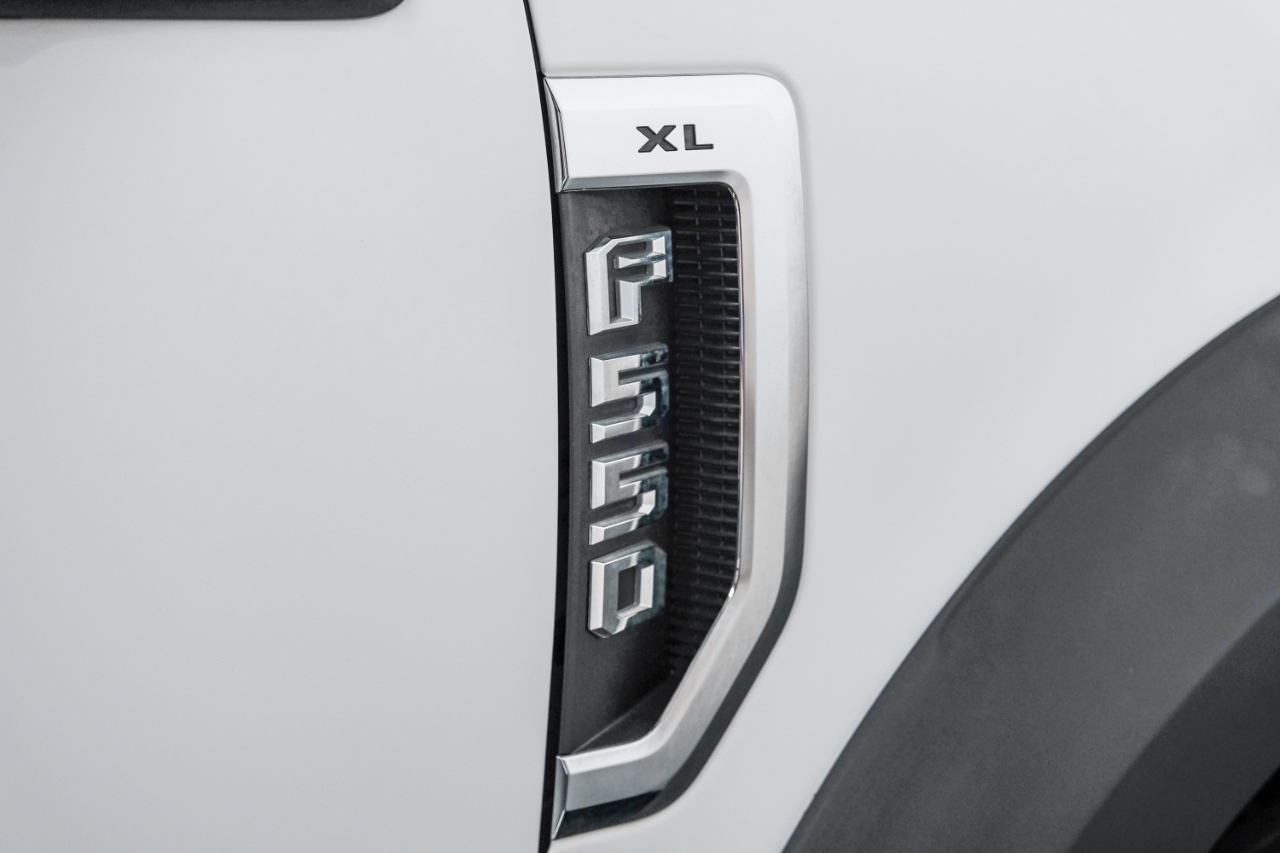 Ford Super Duty F-550 DRW Lariat 4WD Crew Cab 179" WB 60" CA 2020