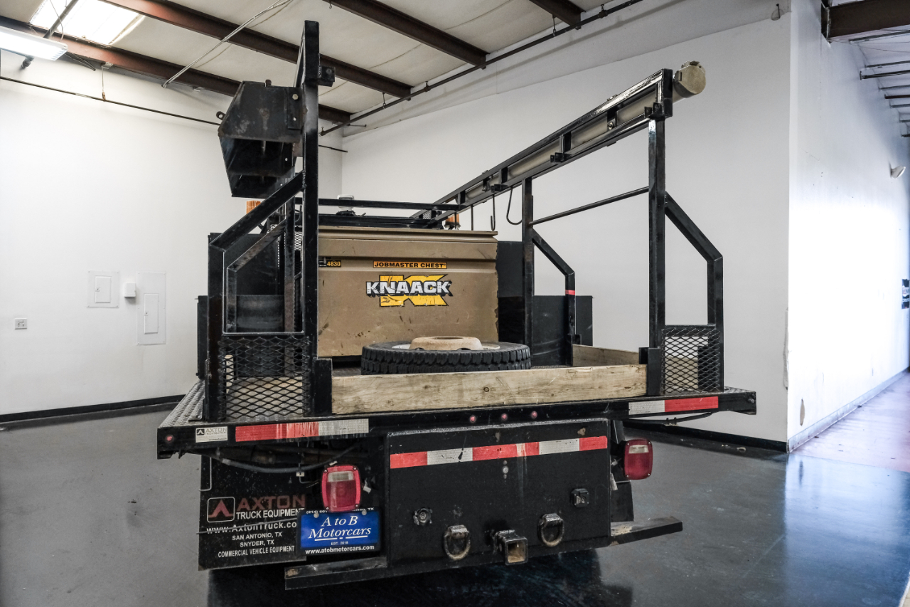 Ford Super Duty F-550 DRW Lariat 4WD Crew Cab 179" WB 60" CA 2020