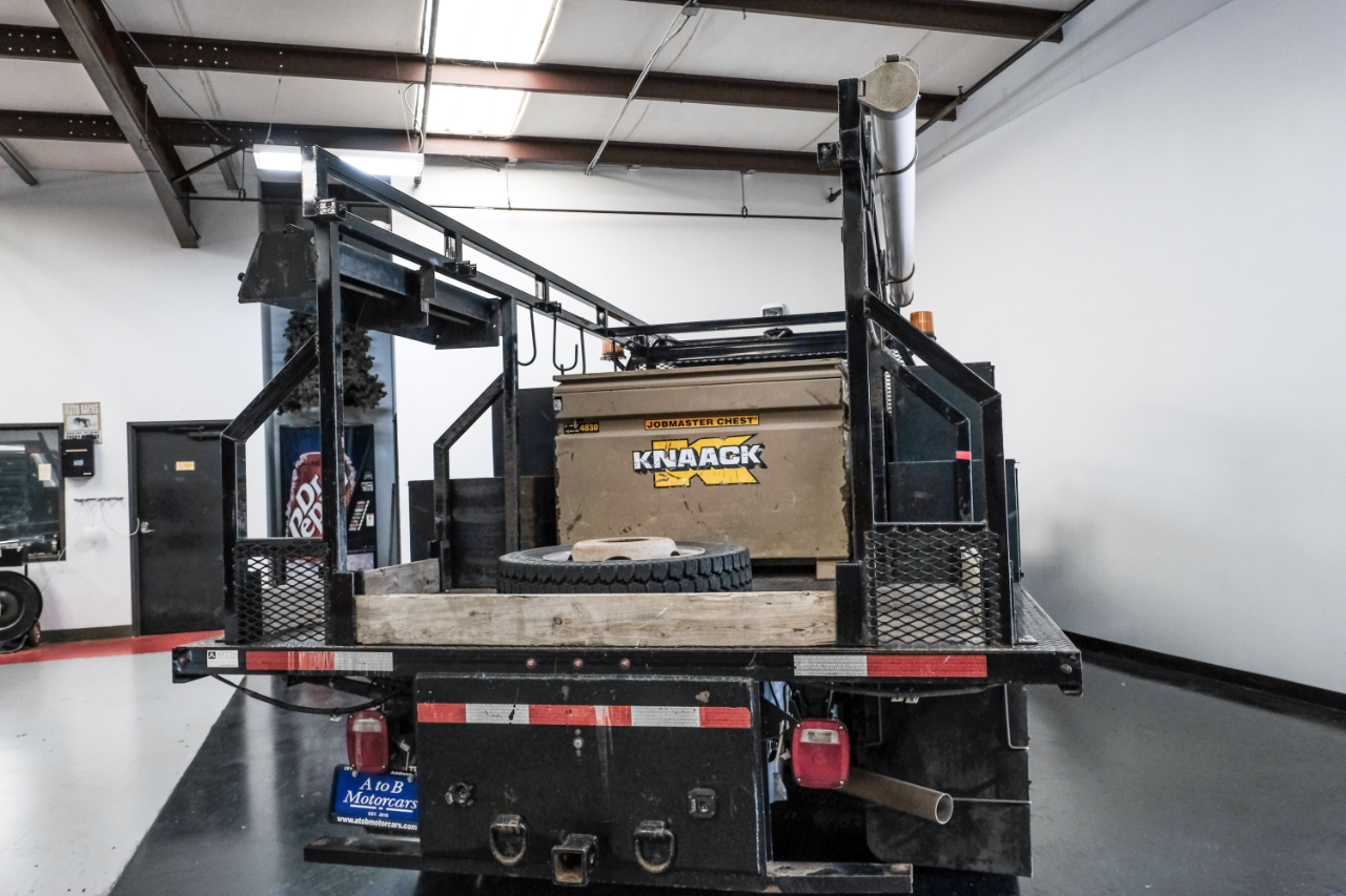 Ford Super Duty F-550 DRW Lariat 4WD Crew Cab 179" WB 60" CA 2020