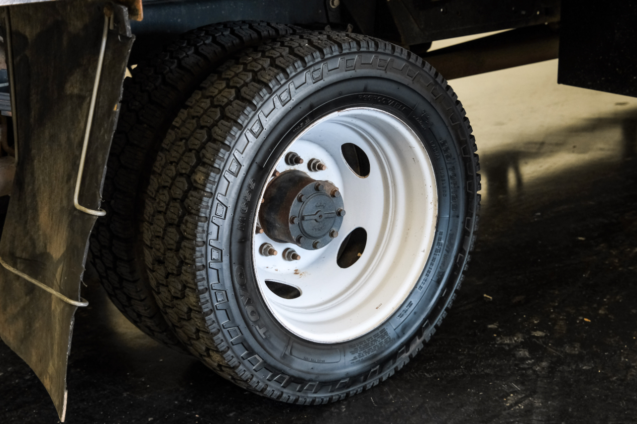 Ford Super Duty F-550 DRW Lariat 4WD Crew Cab 179" WB 60" CA 2020