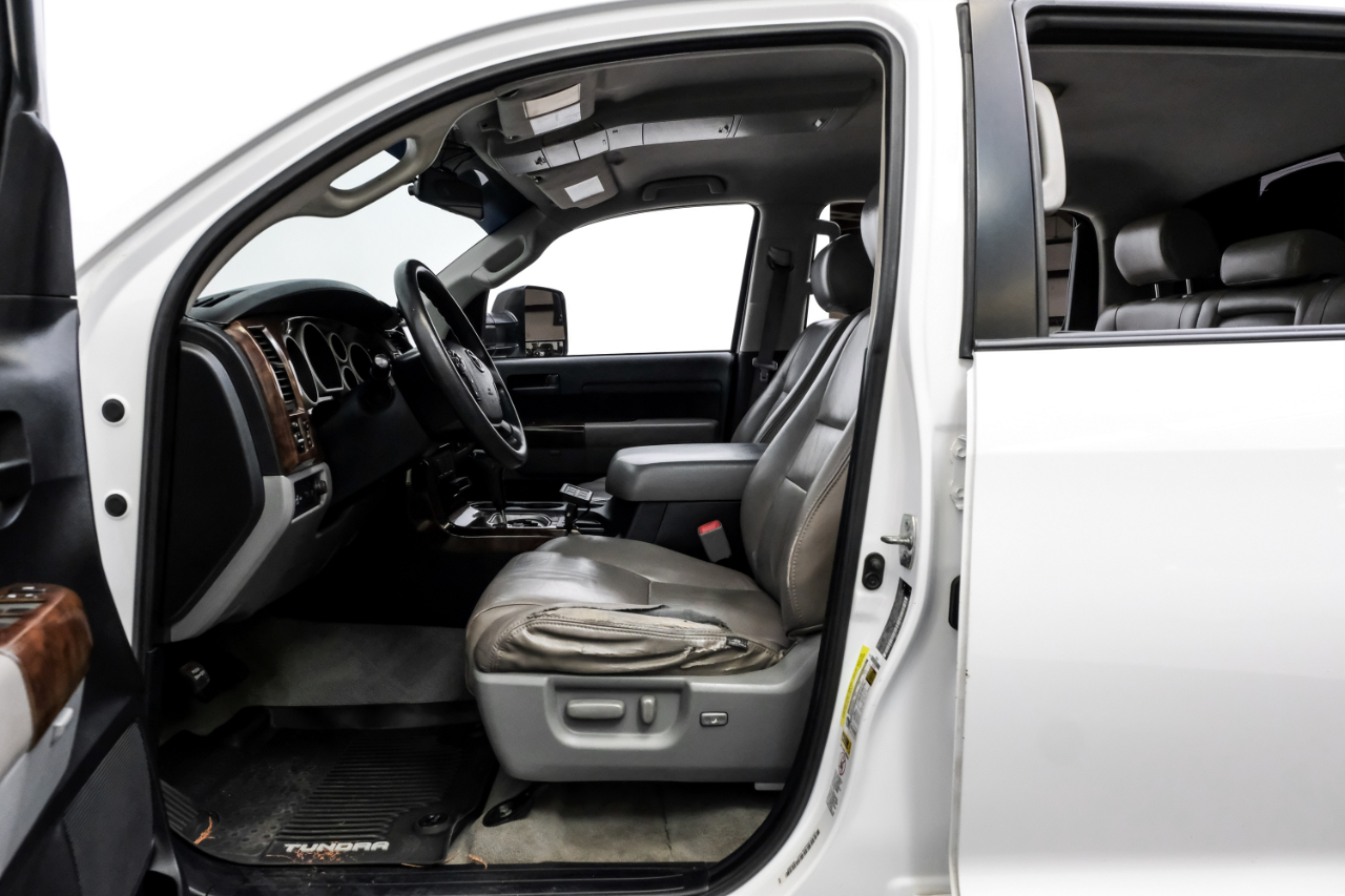 Toyota Tundra 4WD Truck CrewMax 5.7L FFV V8 6-Spd AT (Natl) 2010