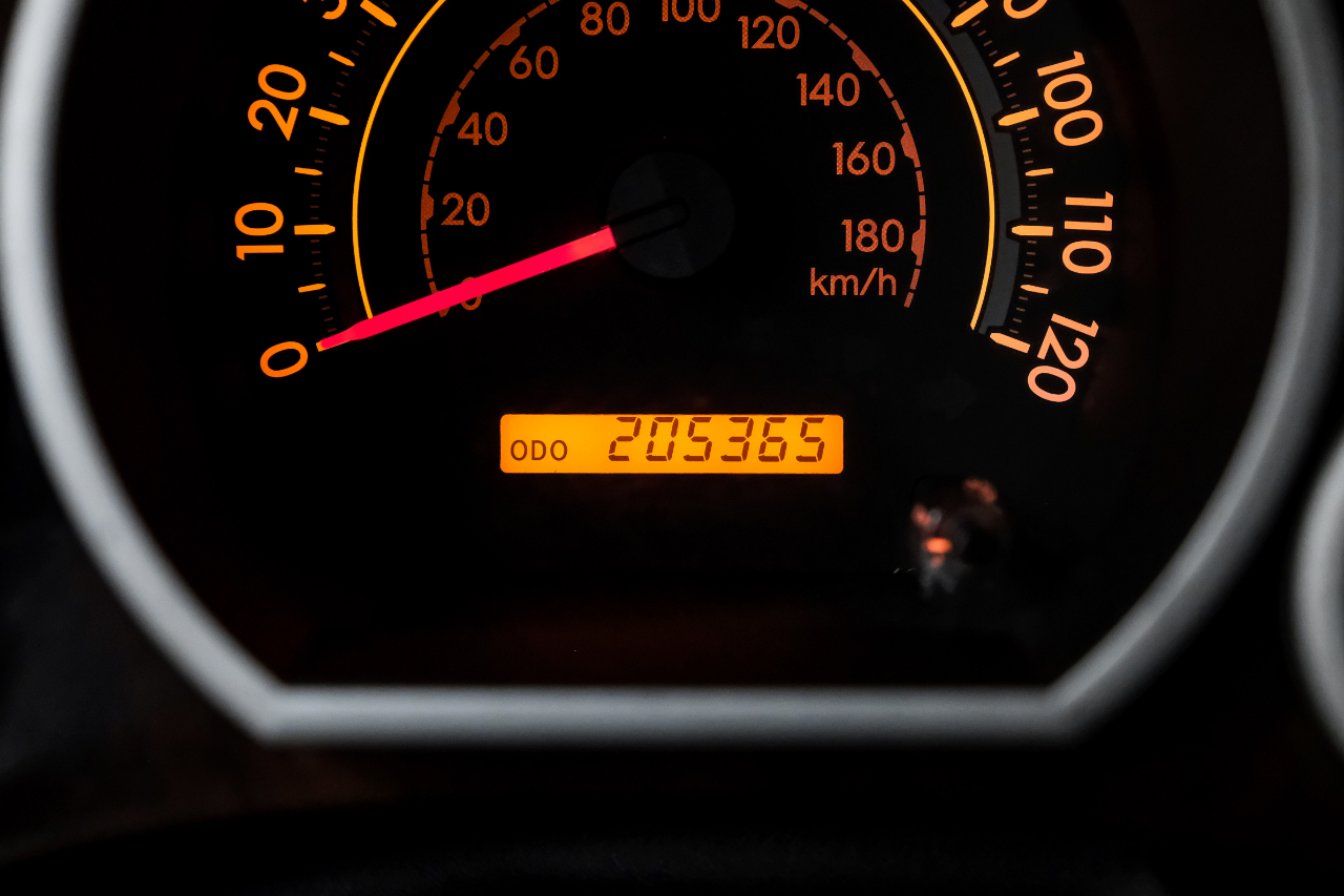 Toyota Tundra 4WD Truck CrewMax 5.7L FFV V8 6-Spd AT (Natl) 2010