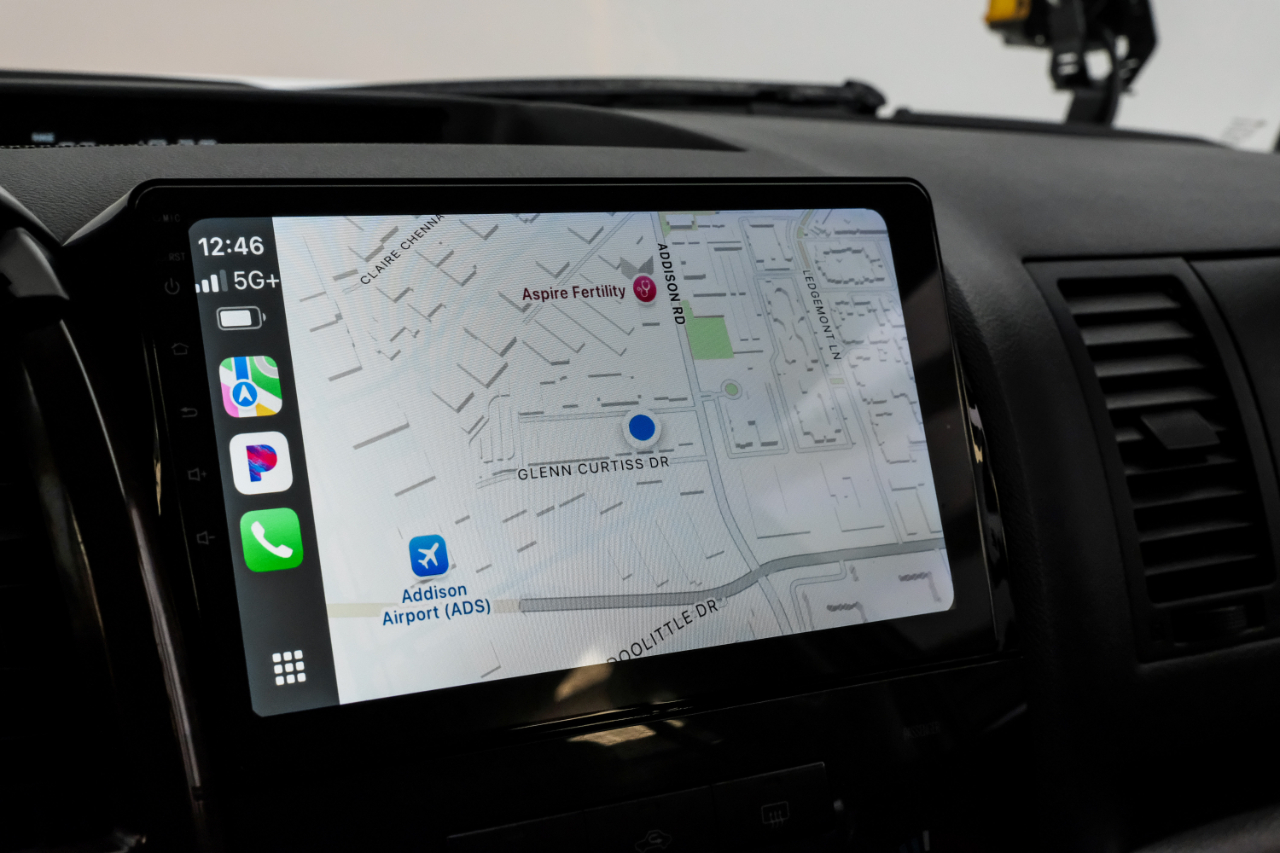 Toyota Tundra 4WD Truck CrewMax 5.7L FFV V8 6-Spd AT (Natl) 2010