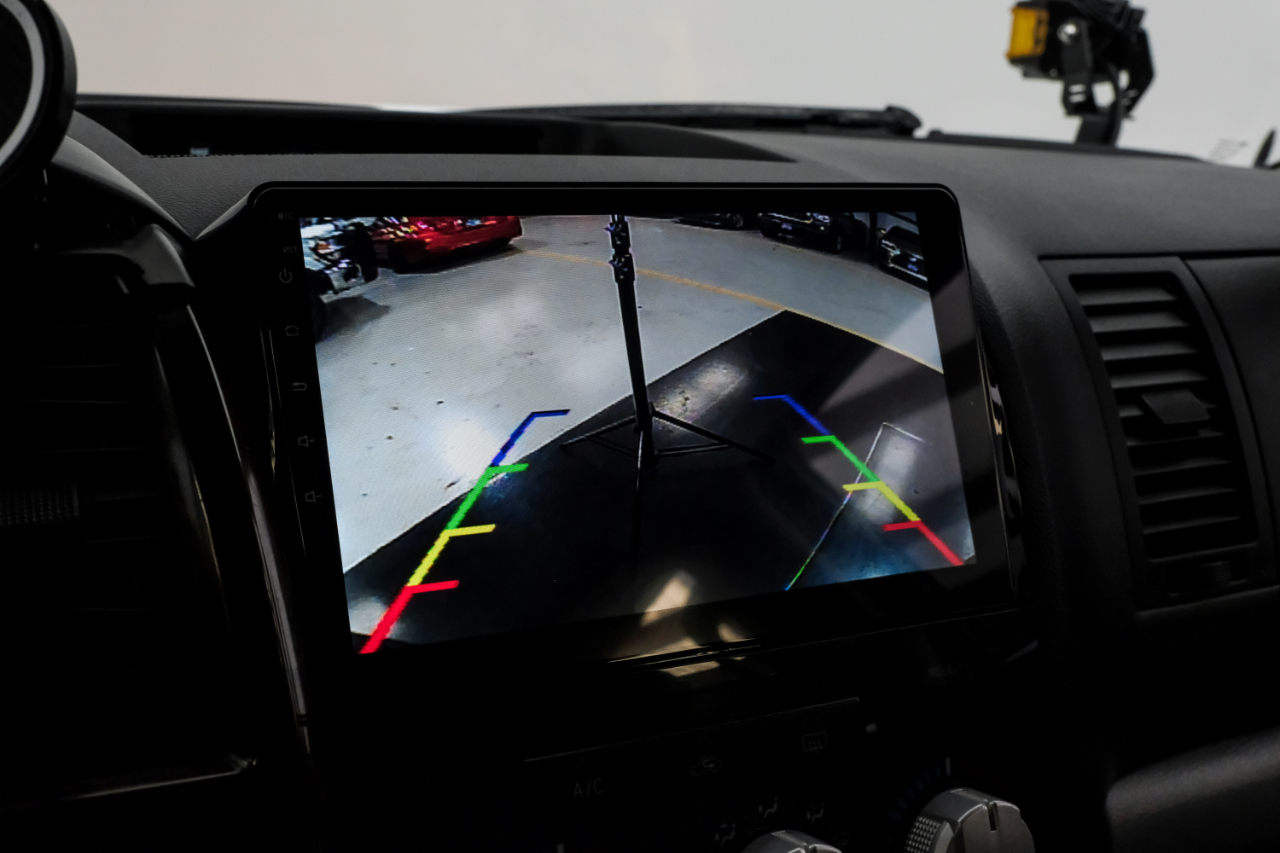 Toyota Tundra 4WD Truck CrewMax 5.7L FFV V8 6-Spd AT (Natl) 2010