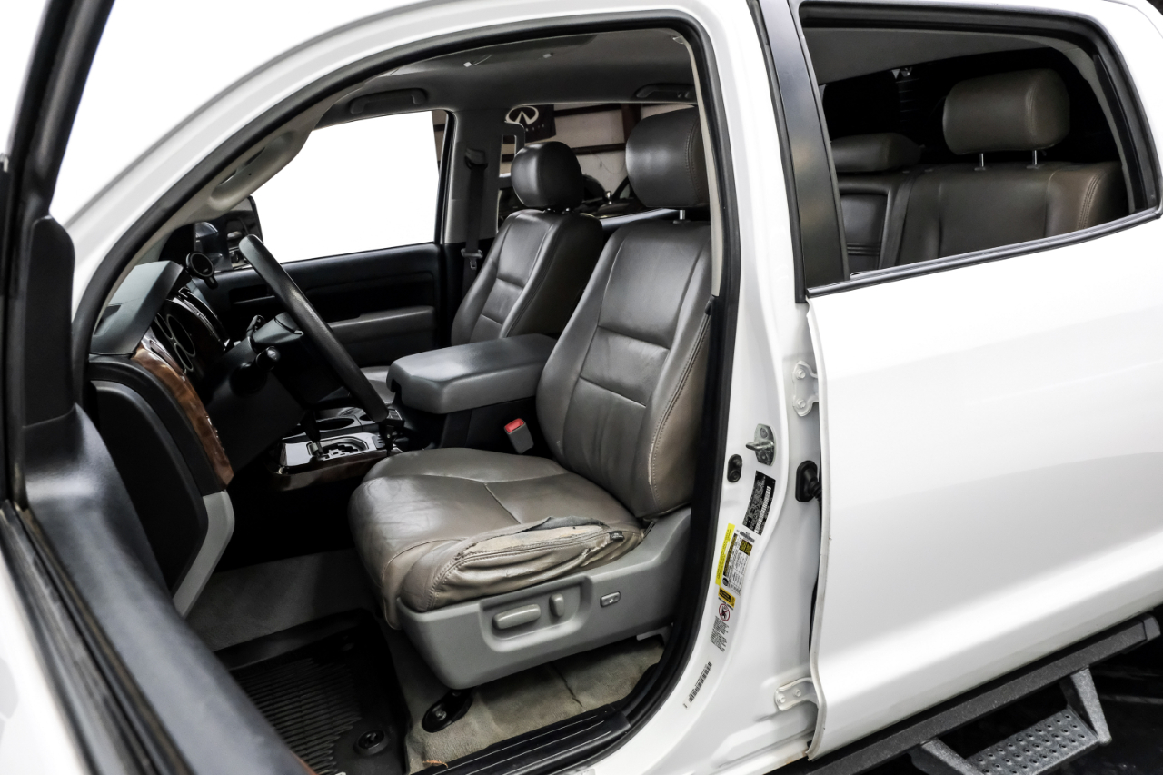 Toyota Tundra 4WD Truck CrewMax 5.7L FFV V8 6-Spd AT (Natl) 2010