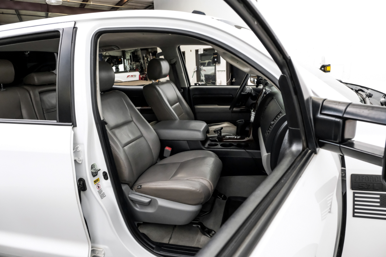 Toyota Tundra 4WD Truck CrewMax 5.7L FFV V8 6-Spd AT (Natl) 2010