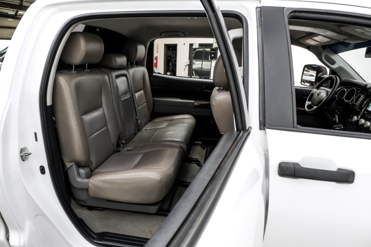 Toyota Tundra 4WD Truck CrewMax 5.7L FFV V8 6-Spd AT (Natl) 2010