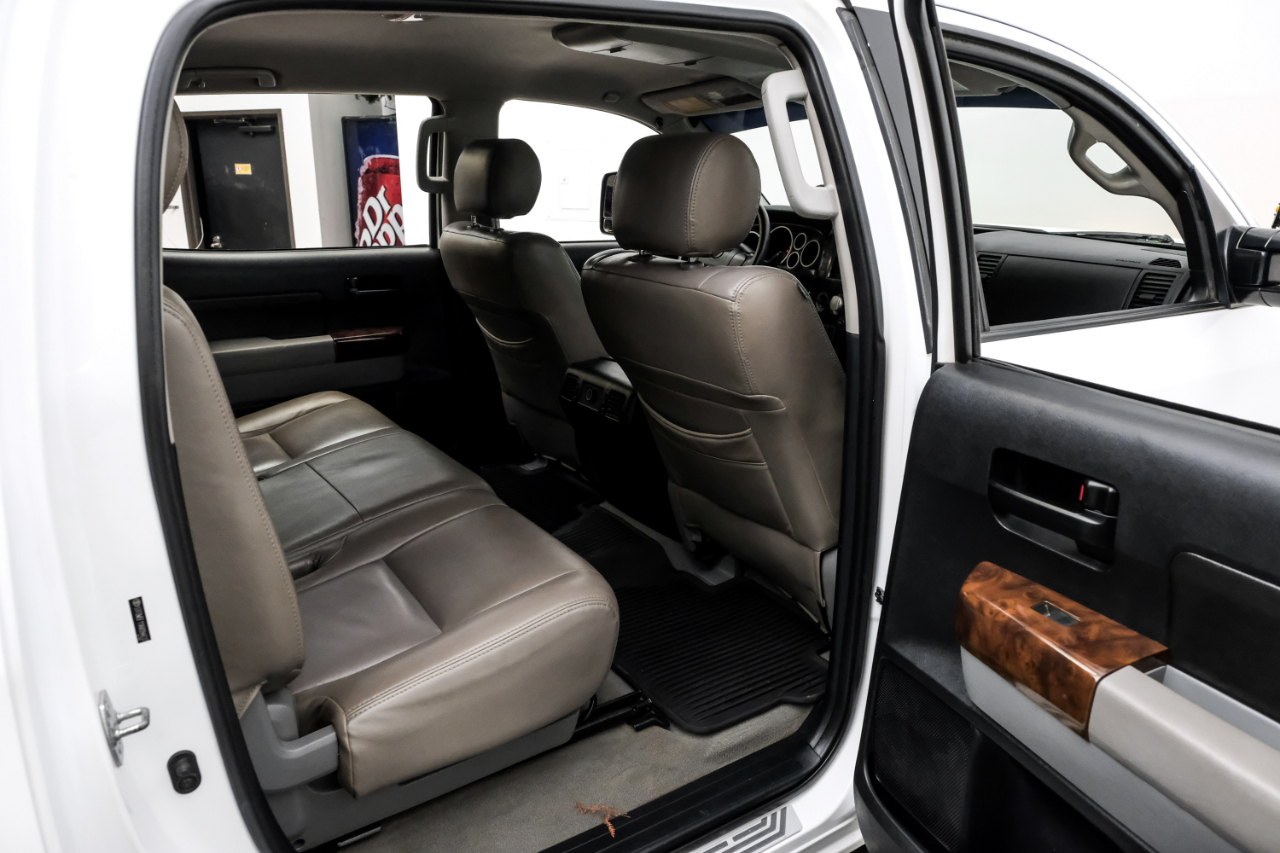 Toyota Tundra 4WD Truck CrewMax 5.7L FFV V8 6-Spd AT (Natl) 2010