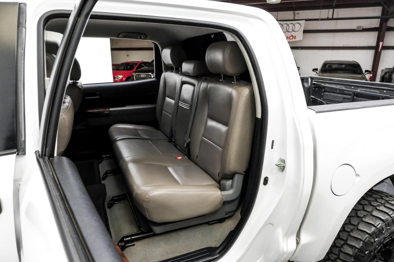 Toyota Tundra 4WD Truck CrewMax 5.7L FFV V8 6-Spd AT (Natl) 2010