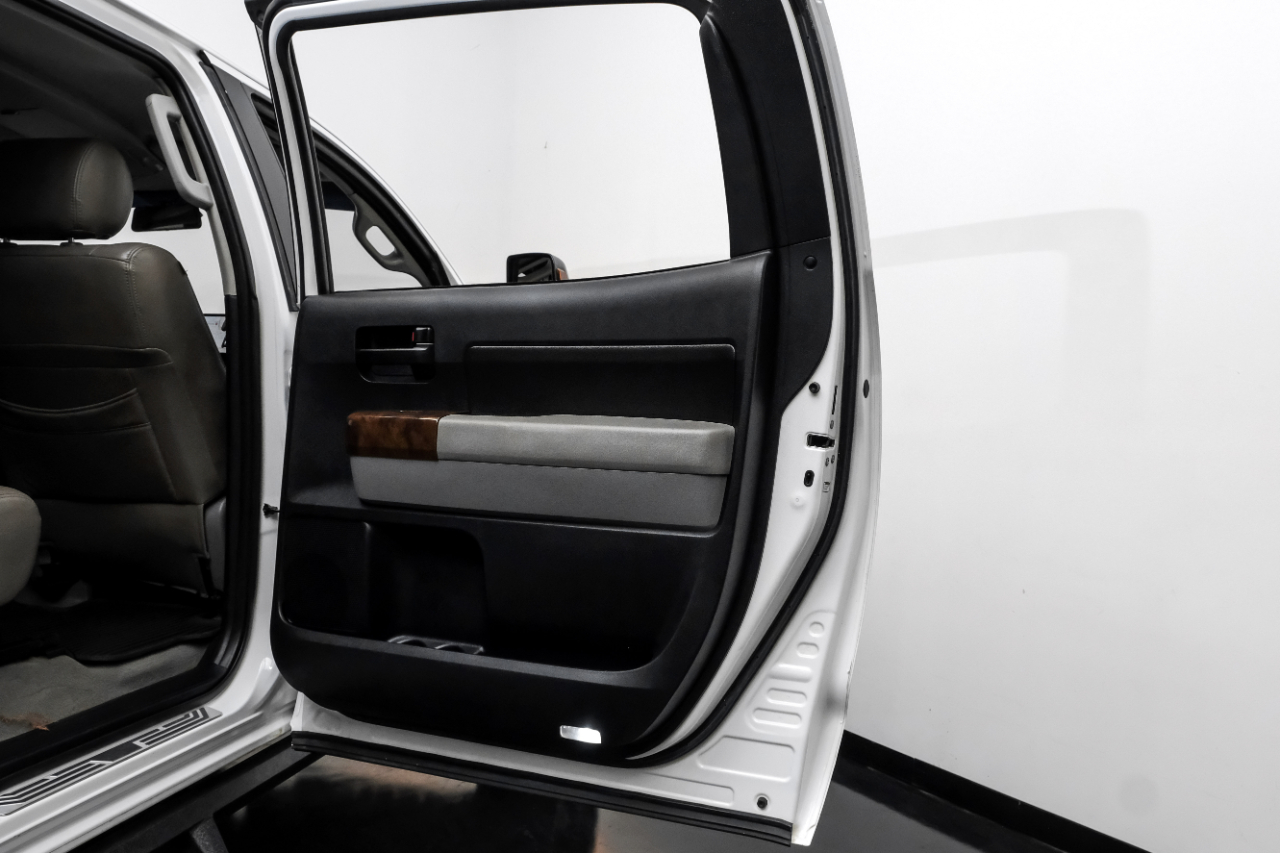 Toyota Tundra 4WD Truck CrewMax 5.7L FFV V8 6-Spd AT (Natl) 2010